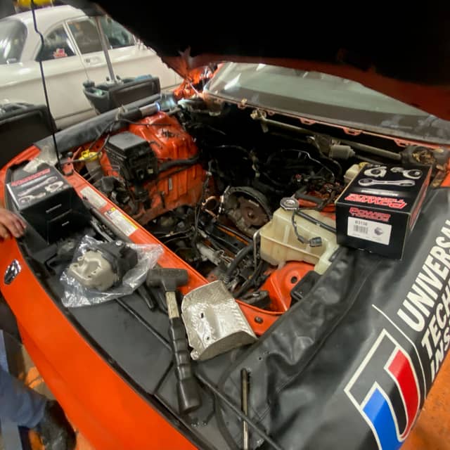 orange charger no engine