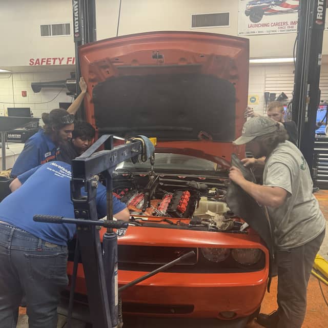 william installing engine